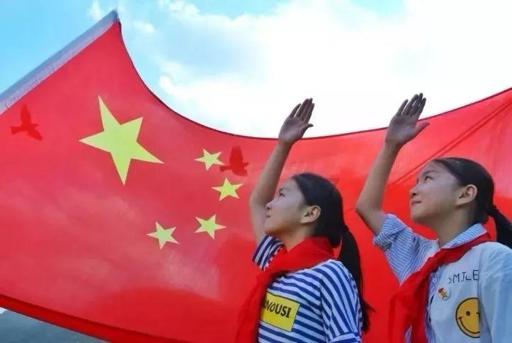 冬天来临以后，应该怎么穿羽绒服保暖且显瘦呢？